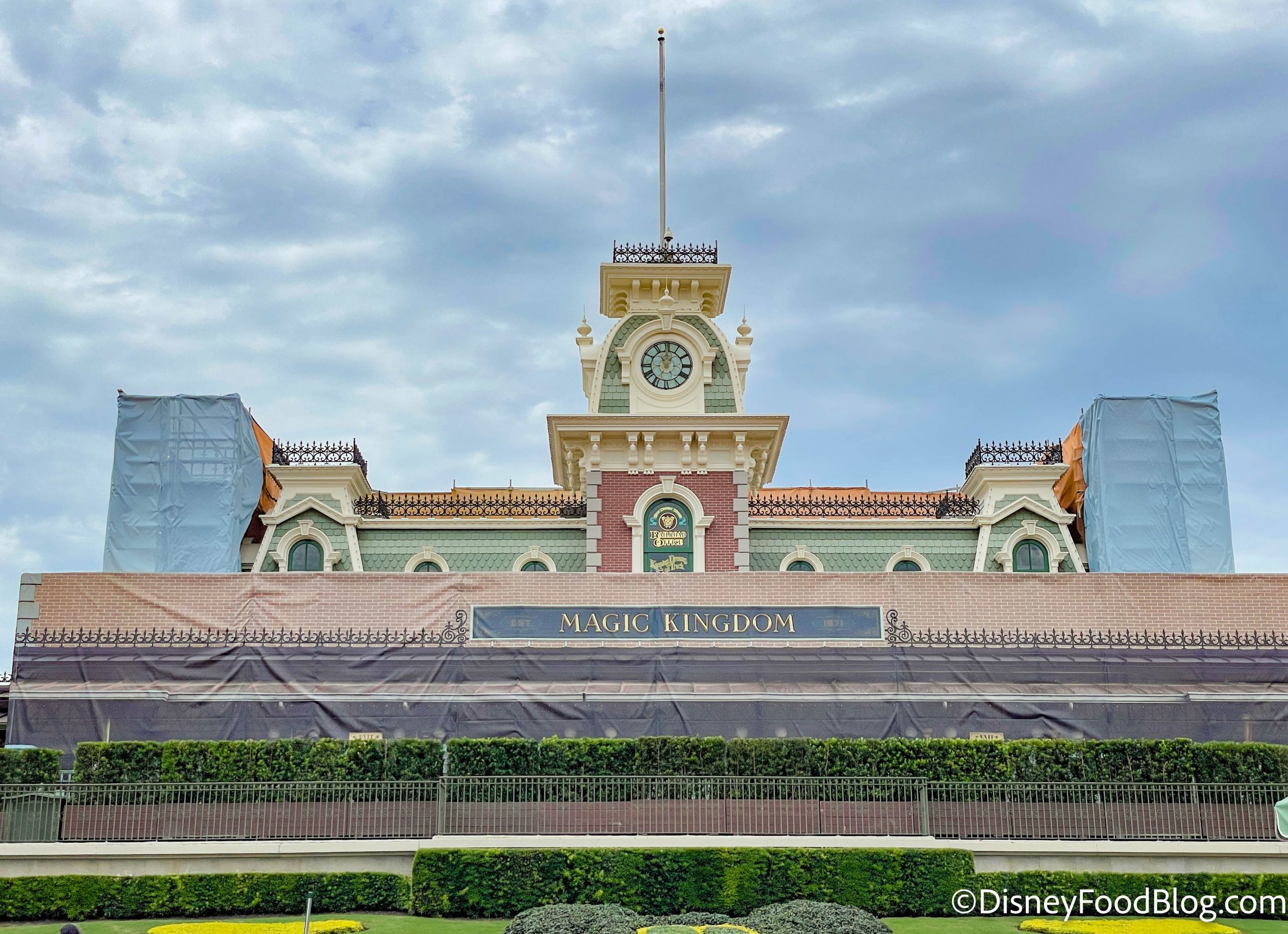 Main Street U.S.A Train Station balcony opens to guests for the first time  since the Magic Kingdom's reopening