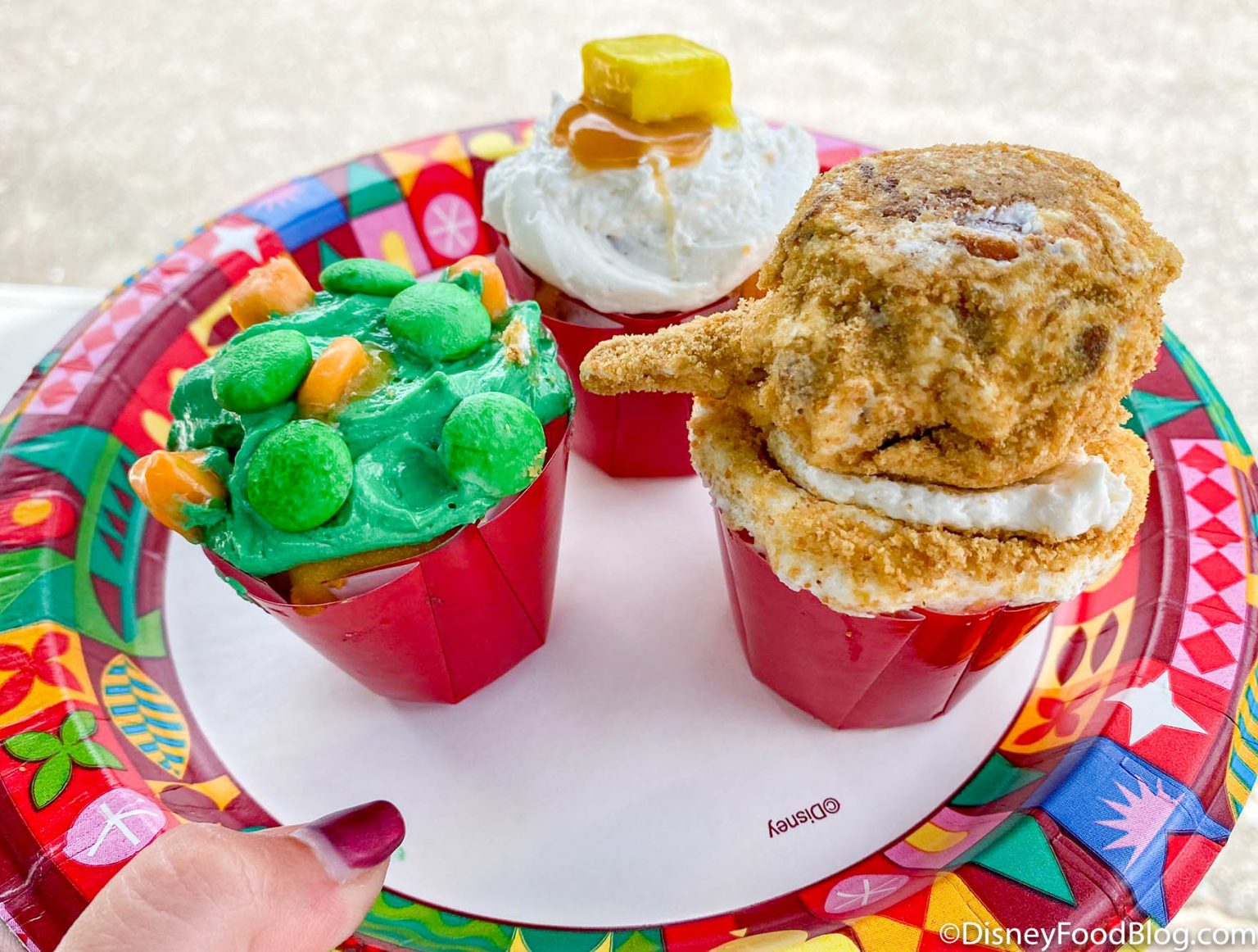 The DFB Disney World 50th Anniversary Cupcake Crawl | the disney food blog