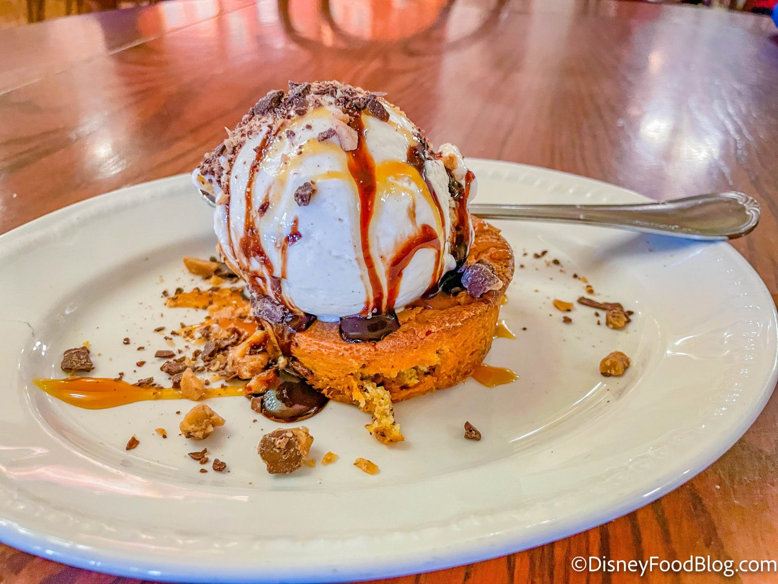 Disney Recipe: Oooey Gooey Toffee Cake at Liberty Tree Tavern | the 