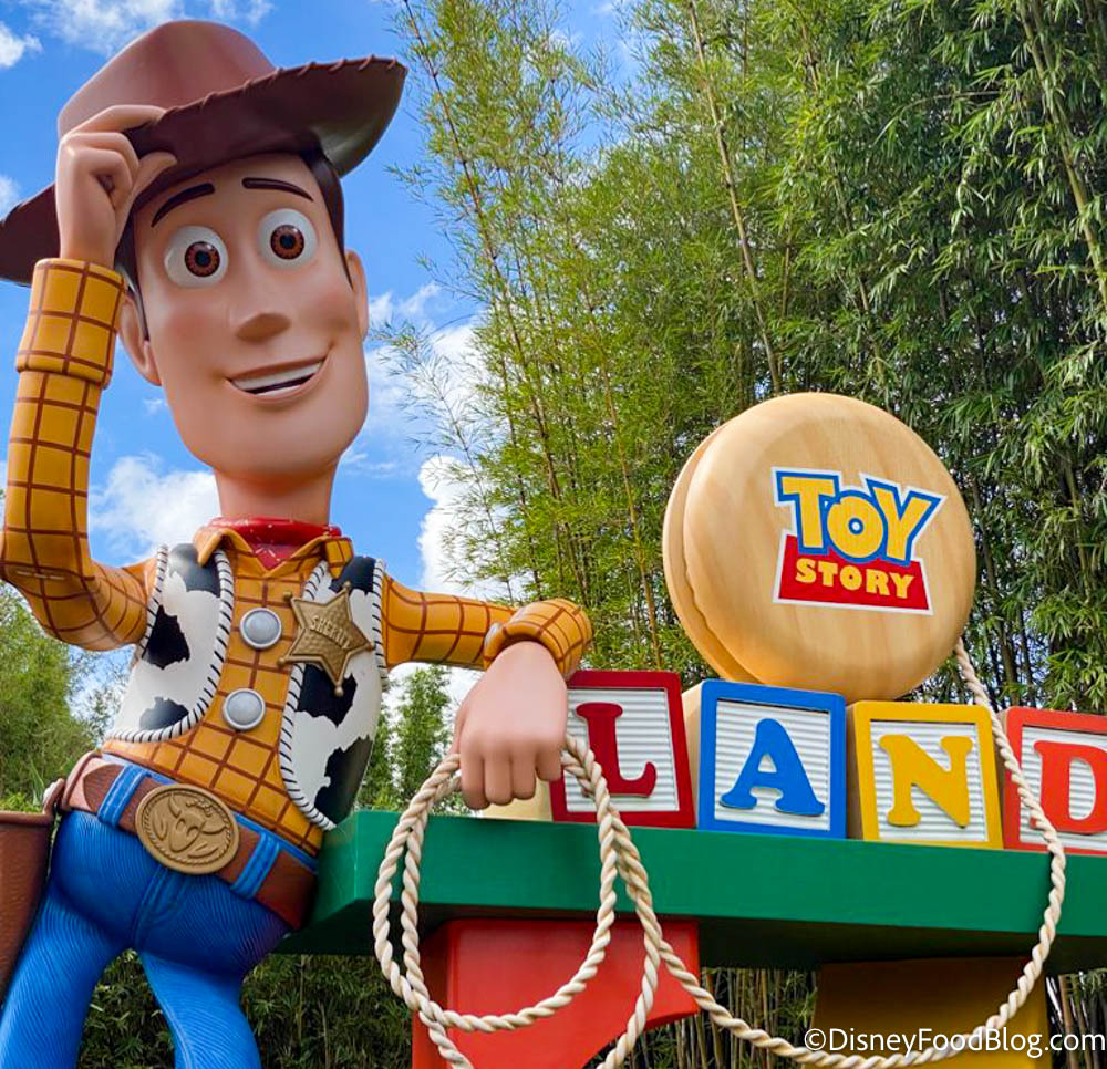 The toy story this season / Friendly robots, interactive learning toys top  list of hot items