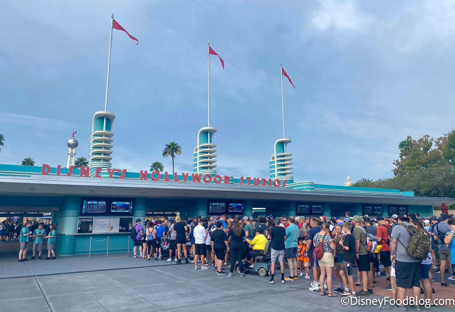 The Shocking Things I Learned While Rope Dropping Disney's Hollywood ...