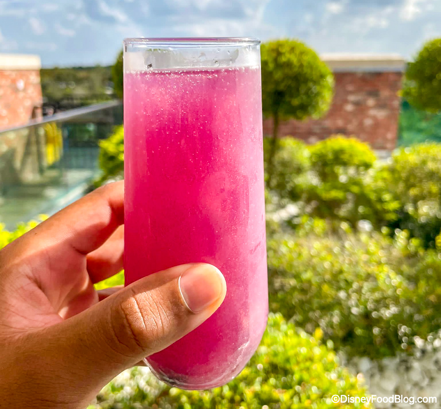 There's ANOTHER Insta-Worthy ✨ Edible Glitter ✨ Cocktail in Disney World