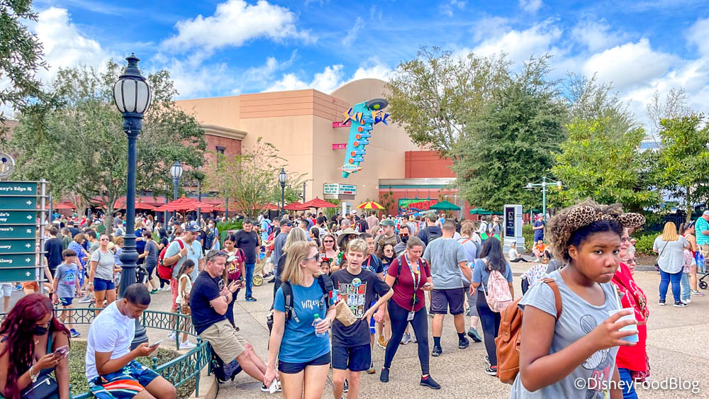 PHOTOS What Were Disney World Crowds Like The Weekend Before Christmas The Disney Food Blog