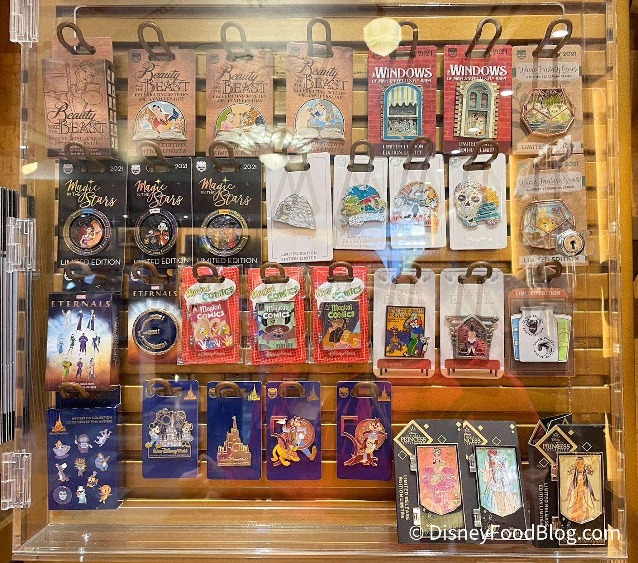 Hollywood Studios Pin Trading + our Haunted Mansion Pin Collection! 