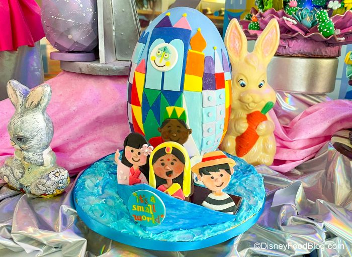 5 'Coco' Inspired Easter Eggs at Disneyland Paris' Casa de Coco