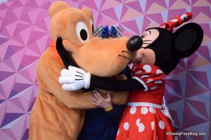 7 Strange Facts About Meeting Characters In Disney World 