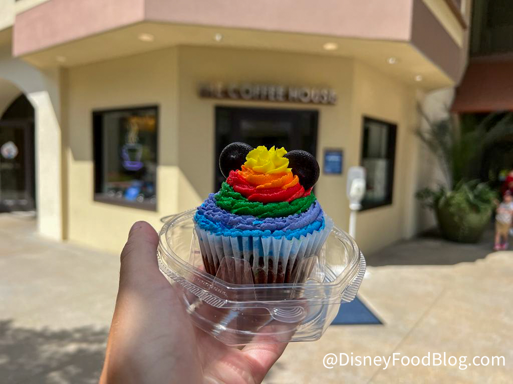 https://www.disneyfoodblog.com/wp-content/uploads/2022/06/2022-Disneyland-Pride-Cupcake-In-Container-1.jpg