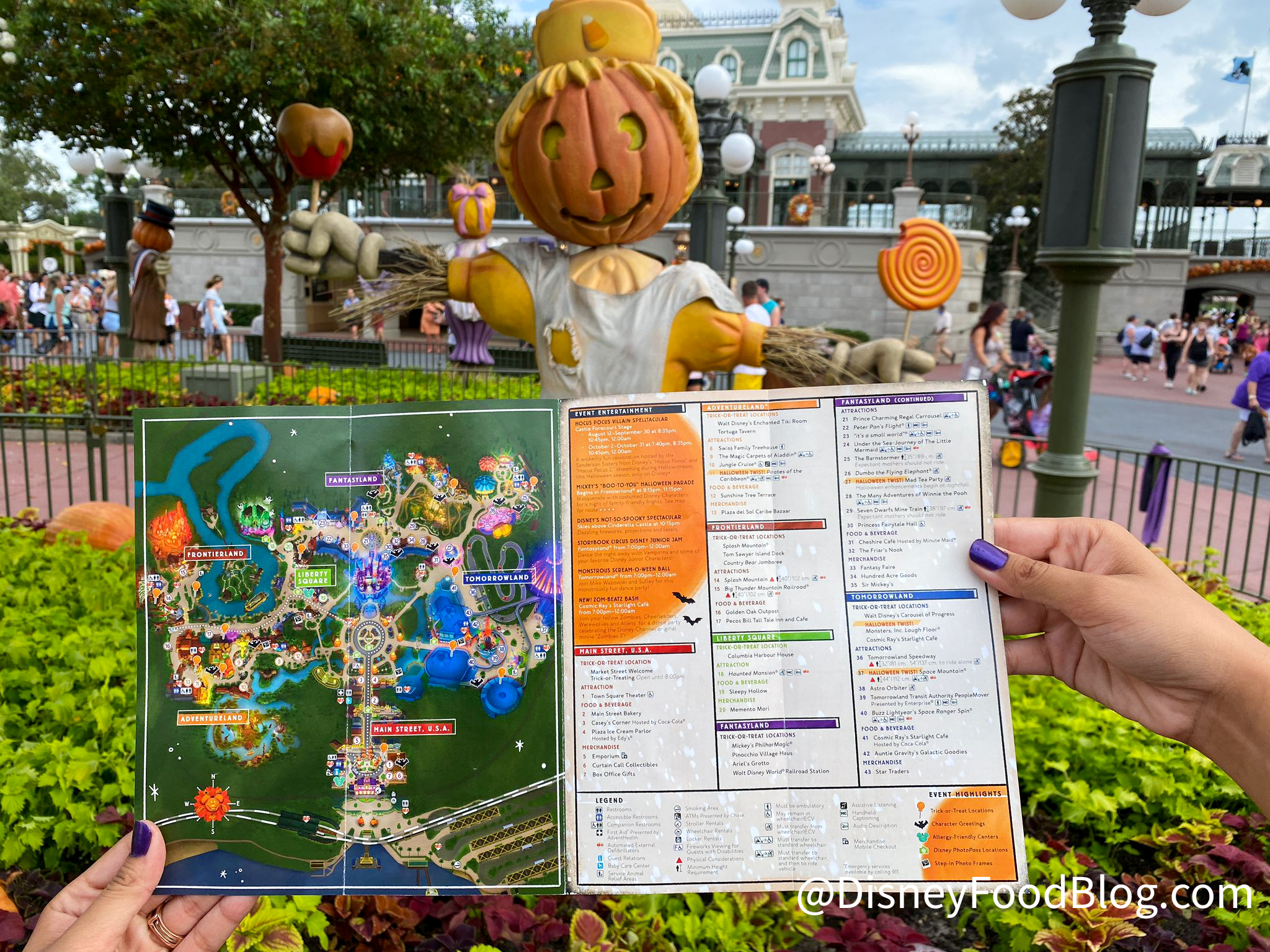 GUIA Mickey’s Not So Scary Halloween Party - Página 27 2022-Magic-Kingdom-Mickeys-Not-So-Scary-Halloween-Party-Back-Map-1