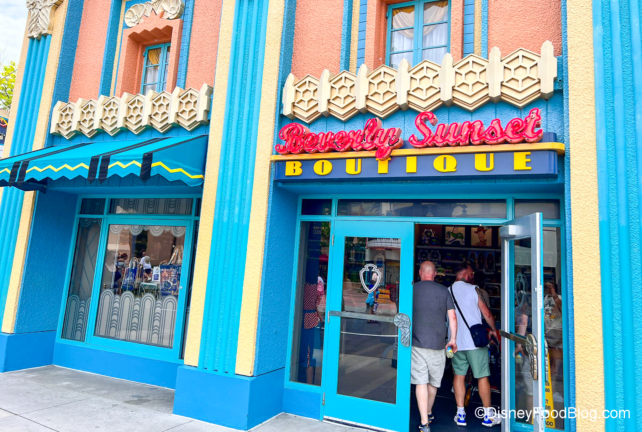 PHOTOS: New Studio Souvenirs Store Opens at Universal CityWalk in Hollywood  - WDW News Today
