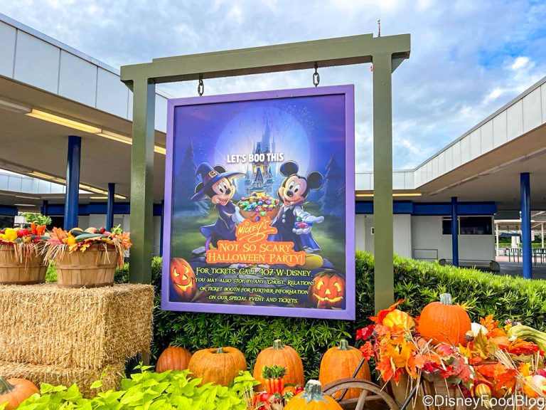 Mickey's Not So Scary Halloween Party 2024 - Página 3 2022-wdw-mickeys-not-so-scary-halloween-party-sign-atmo-768x576