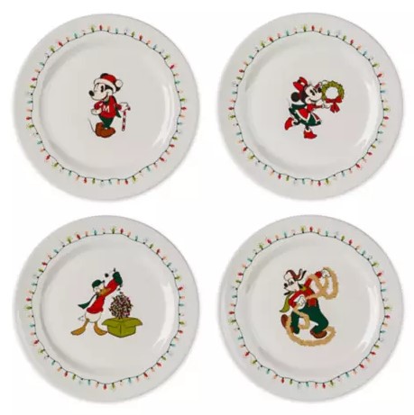 https://www.disneyfoodblog.com/wp-content/uploads/2022/10/Mickey-Mouse-and-Friends-Holiday-Plate-Set-shopdisney.jpg