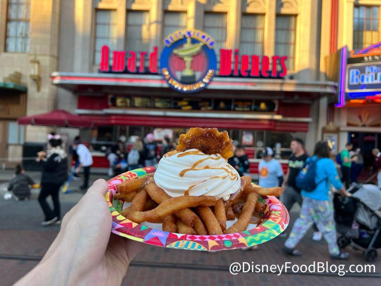 Review Bananas Fosters Funnel Cake Fries Form Award Wieners In Disney California Adventure