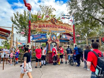 PHOTOS: The Crowds & Wait Times are Making Us Cringe in Disney World ...