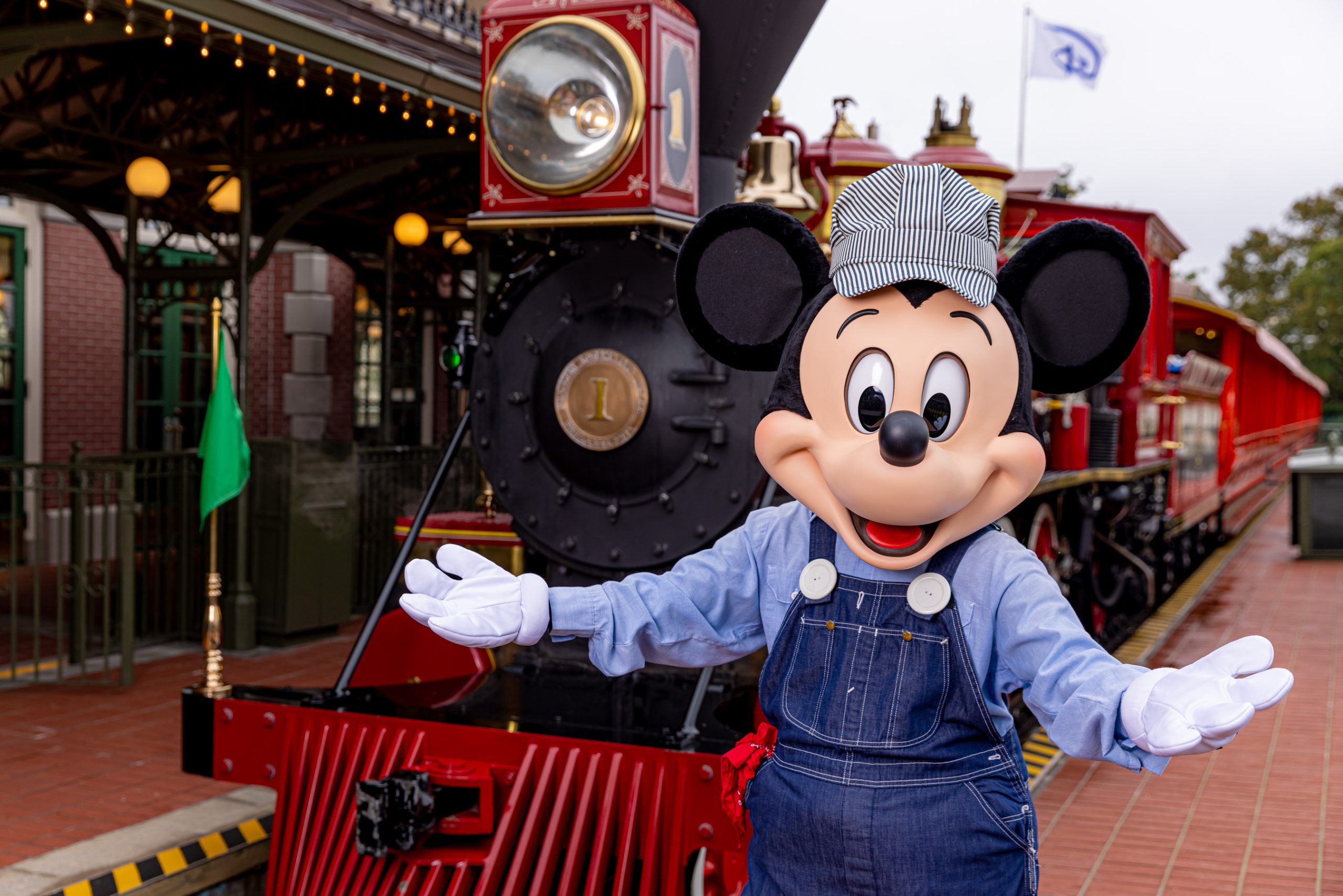 The Walt Disney World Railroad has Re-Opened at Magic Kingdom - Disney  Dining