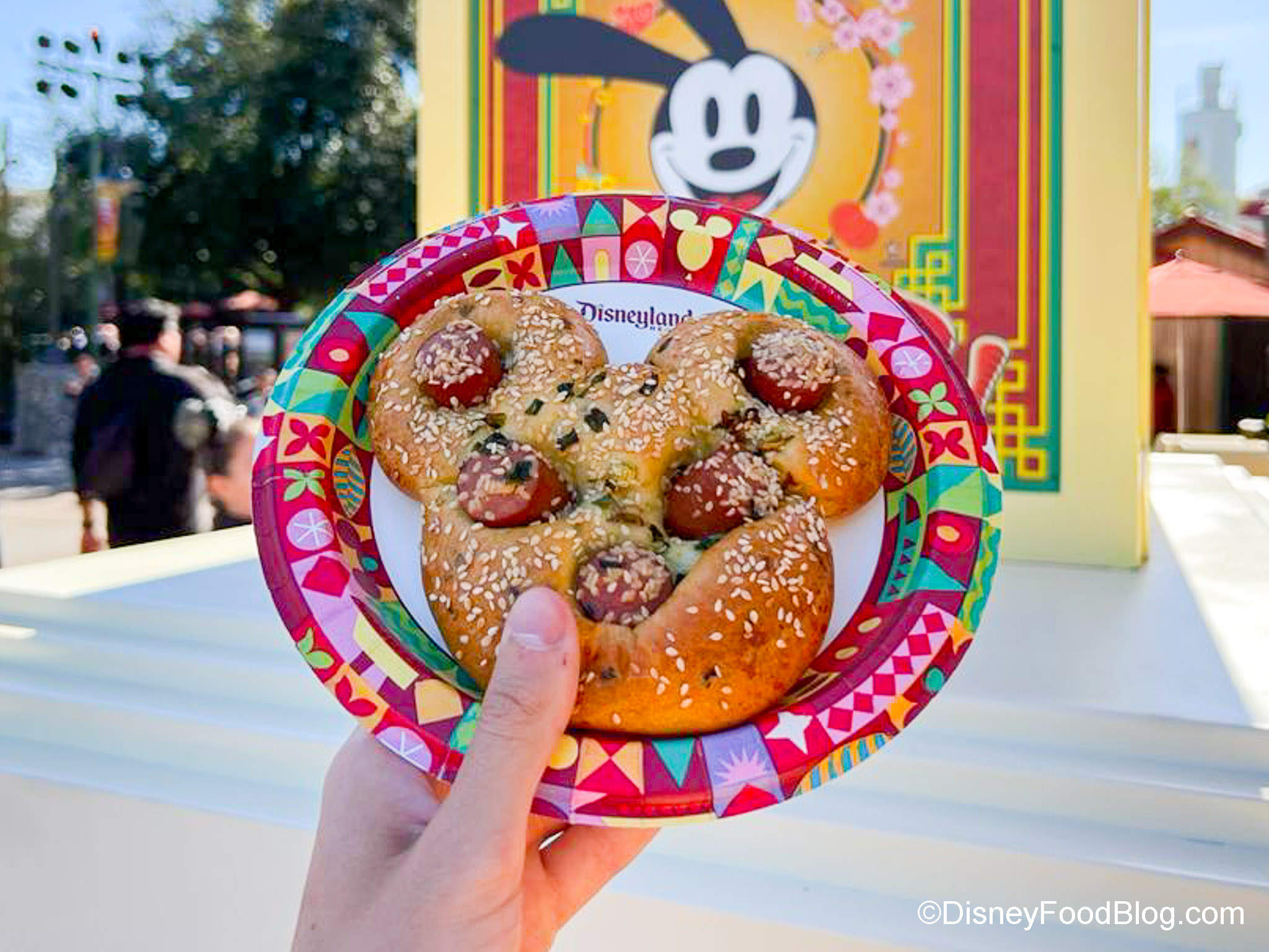 Pretzels, Hot Dogs, Mickey, Minnie & MORE: Disney's NEW Dooney