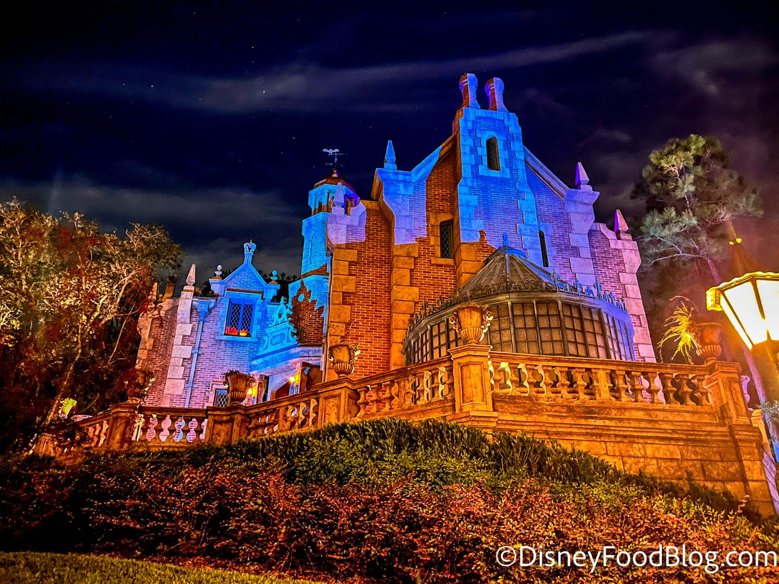 A Word of Warning About Haunted Mansion in Disney World - Disney by Mark