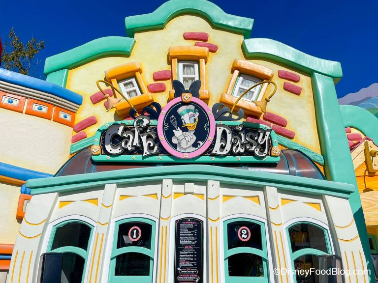 Cafe Daisy -- Mickey's Toontown in Disneyland | the disney food blog