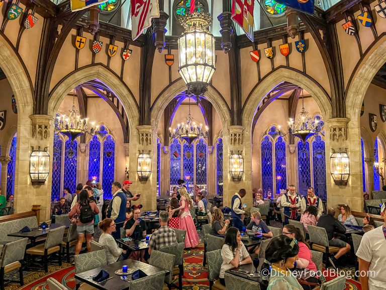 Magic Kingdom Character Dining | the disney food blog