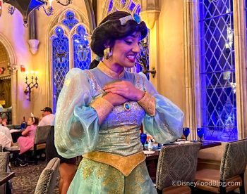 REVIEW: We Tried the MOST EXPENSIVE Character Meal in Disney World ...