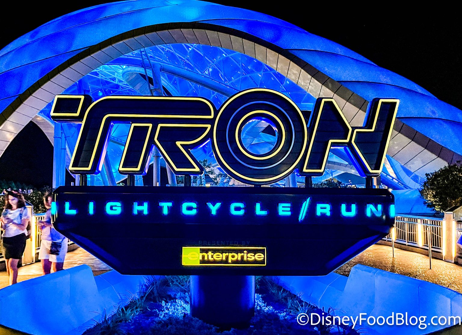 TRON Lightcycle / Run standby queue | the disney food blog