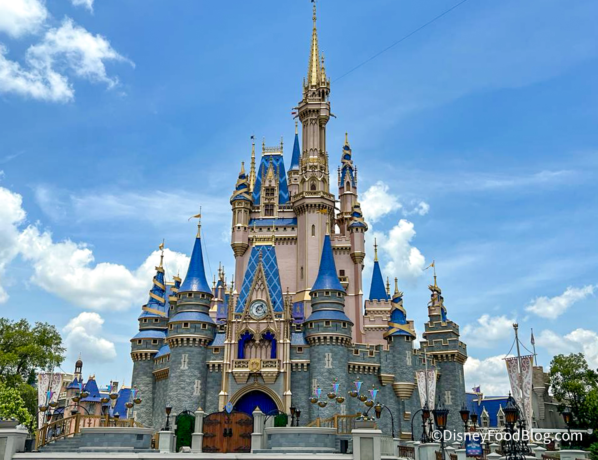 Cinderella Castle Looks DIFFERENT in Magic Kingdom | the disney food blog