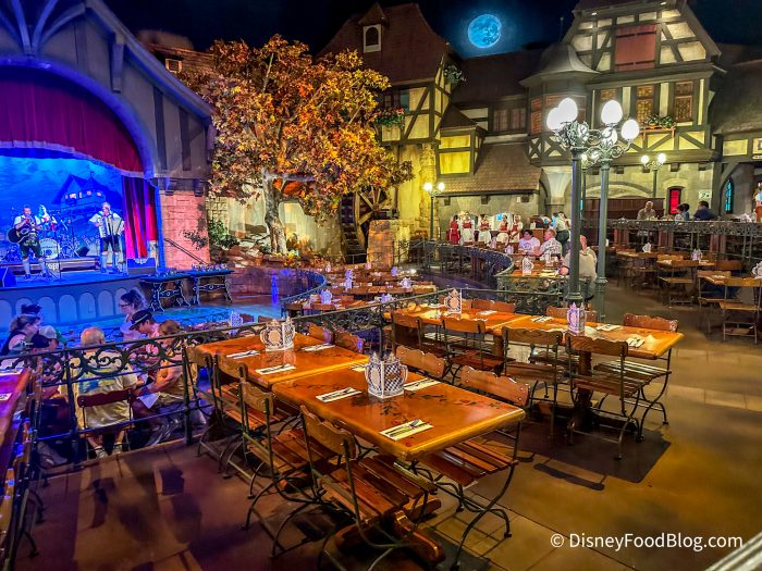 2023-wdw-epcot-biergarten-buffet-review-