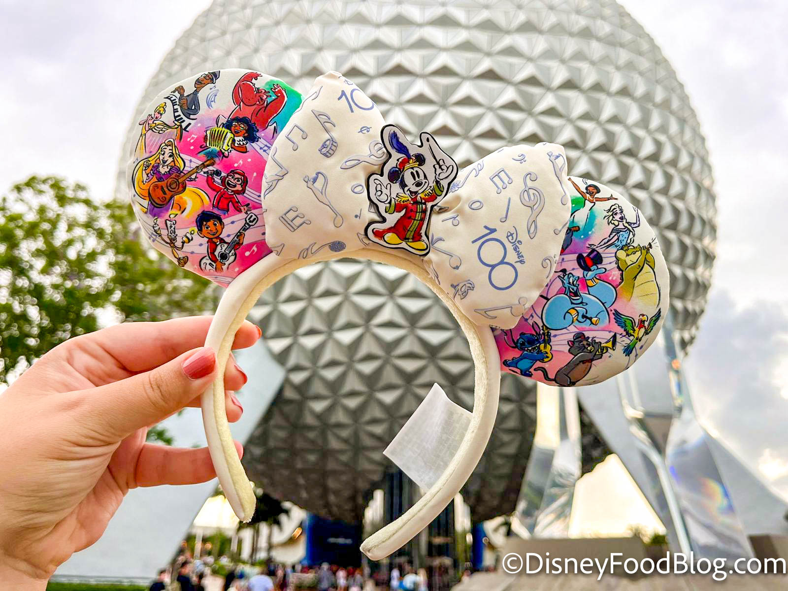 Mickey Mouse and Friends Mug – Disney100 Special Moments