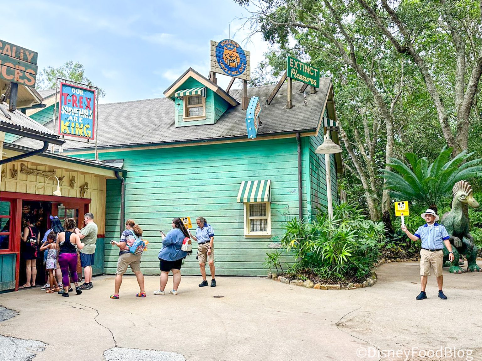 HURRY! There's a NEW, Limited-Time Annual Passholder Perk in Disney ...