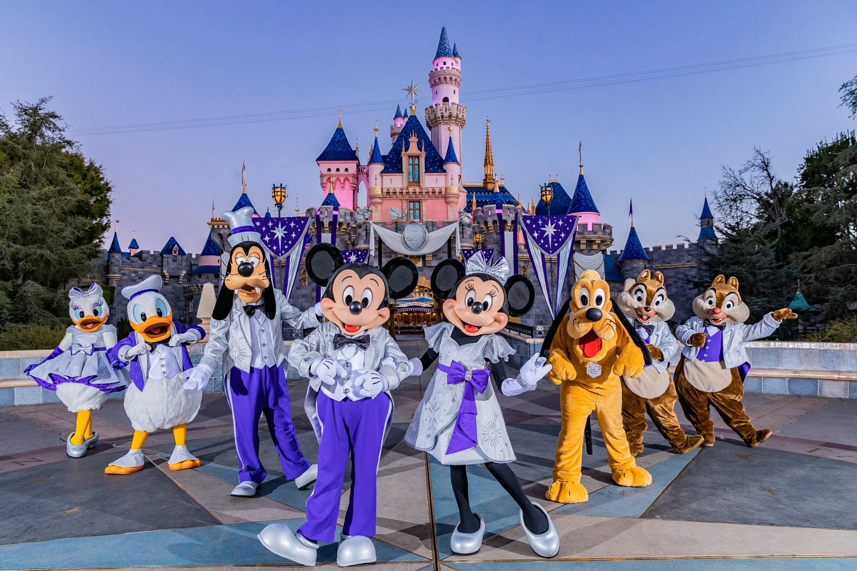 7 Super Cheap Disneyland Souvenirs - Jolly & Happy