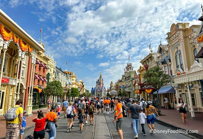 The 7 Must-Eat Disney World Snacks You Can Get WITHOUT a Park Ticket ...