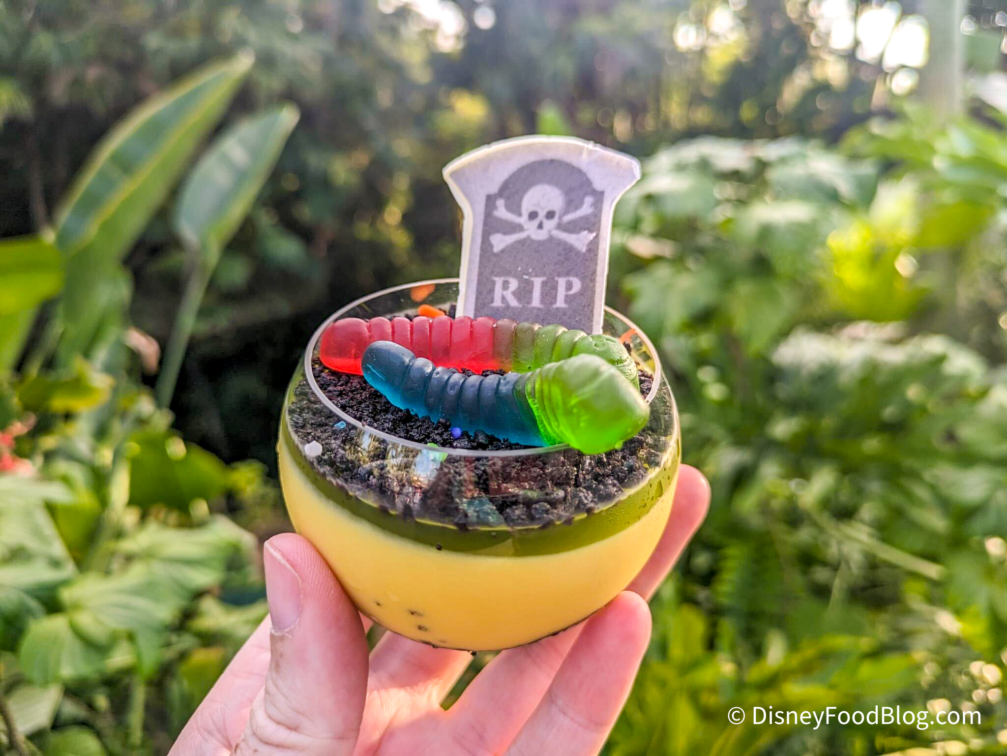 https://www.disneyfoodblog.com/wp-content/uploads/2023/08/2023-wdw-mk-mnsshp-halloween-snacks-tropical-graveyard-sunshine-tree-terrace-3.jpg