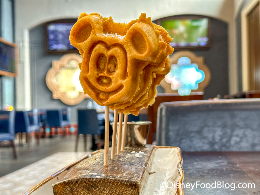 PHOTOS: New Park-Themed Oven Mitts and Mickey Waffle Potholder Arrive at  Walt Disney World - WDW News Today