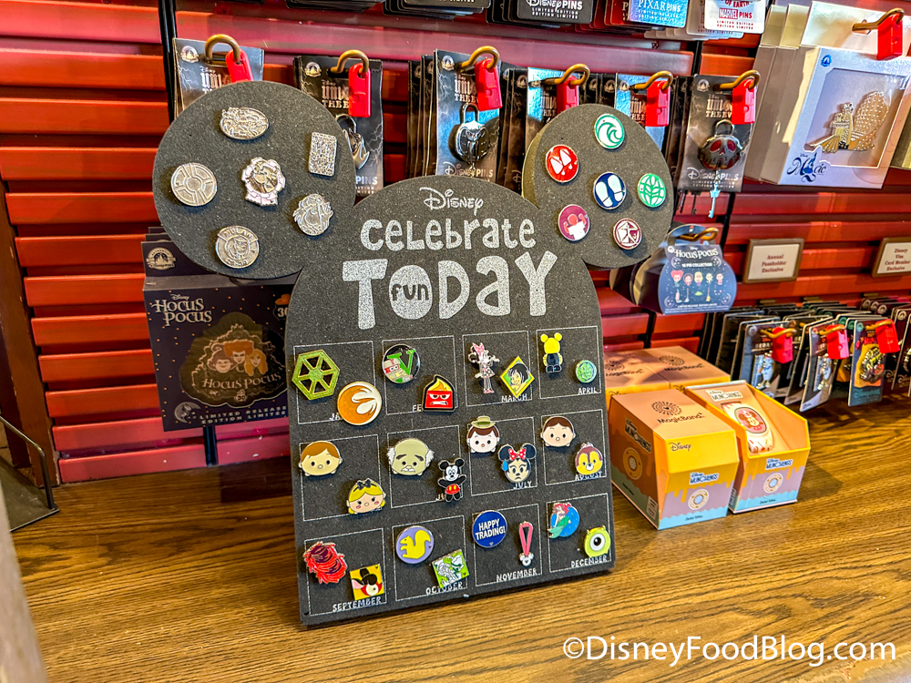 A Beginners Guide For Pin Trading At Disney World - 12 Tips