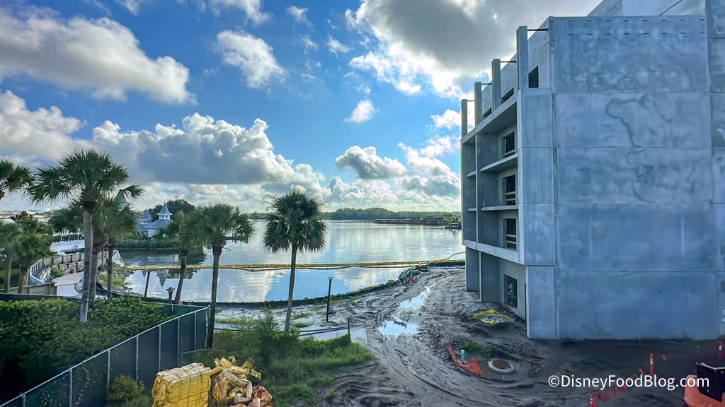 How Hotels Are CHANGING In Disney World In 2024 The Disney Food Blog   2023 Wdw Disneys Polynesian Village Resort Hotel Dvc Tower Construction 