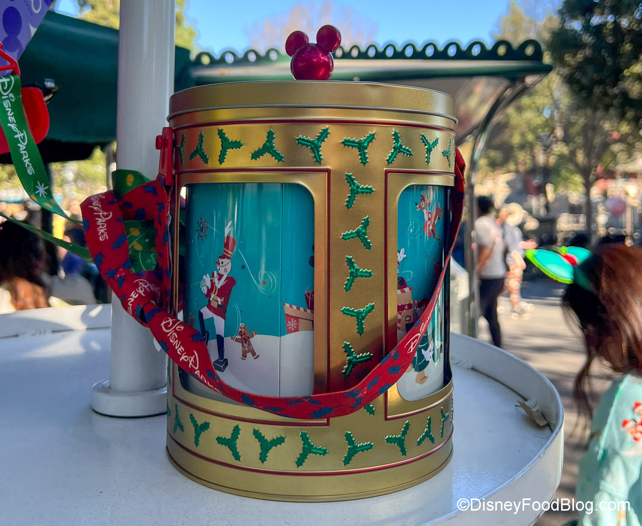 New Holiday Kermit Straw Clip at Disneyland - Disneyland News Today