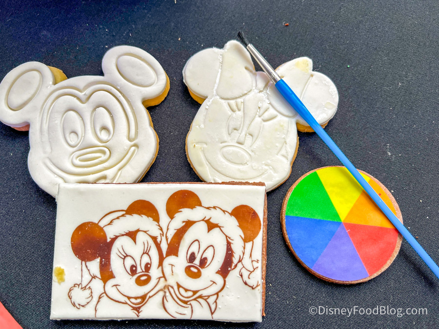 https://www.disneyfoodblog.com/wp-content/uploads/2023/11/2023-wdw-contemporary-resort-hotel-gingerbread-house-paint-your-own-cookie-kit-2.jpg