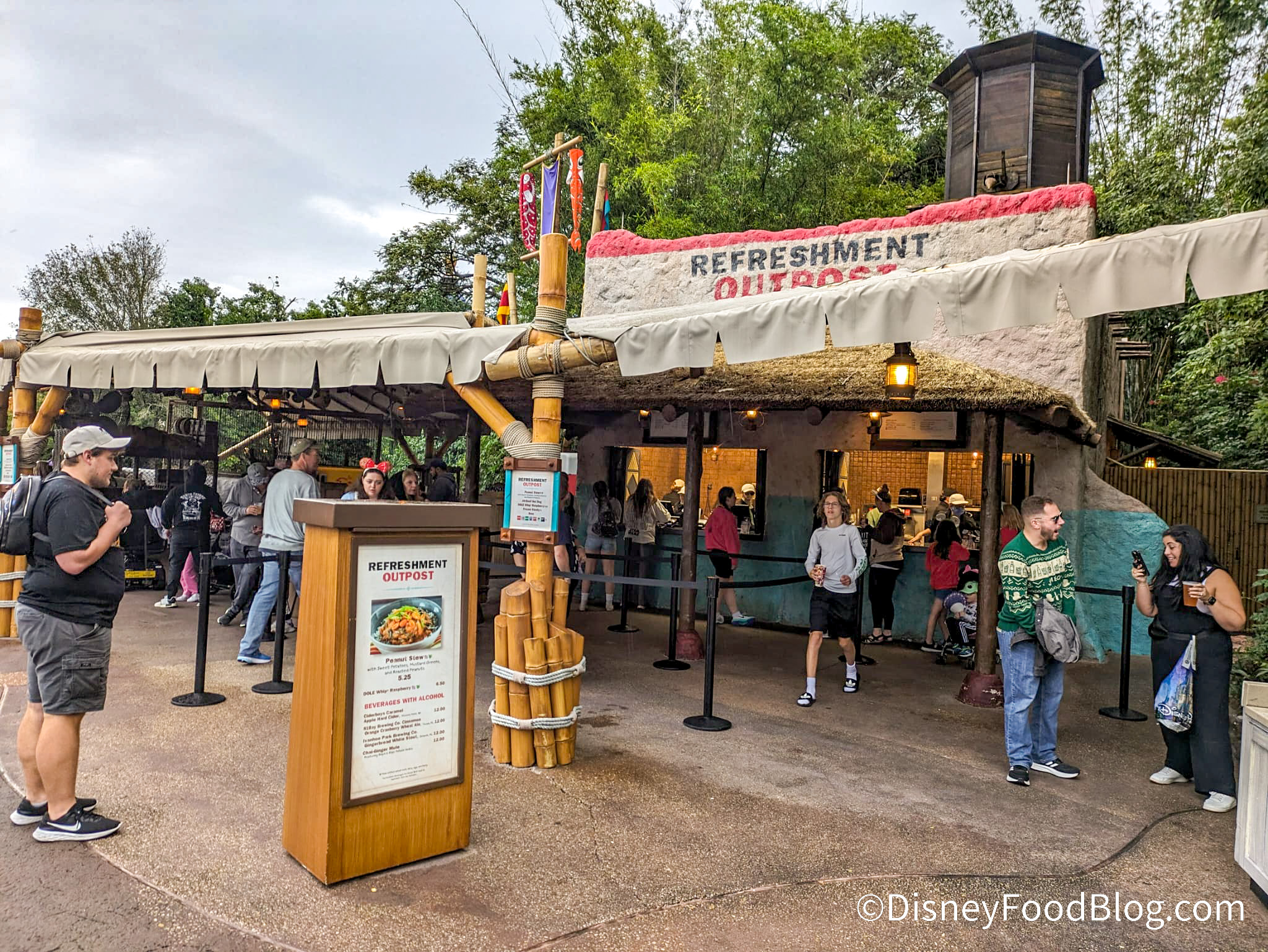 REVIEW I'm Telling Everyone I Know About This EPCOT Food Booth. Not