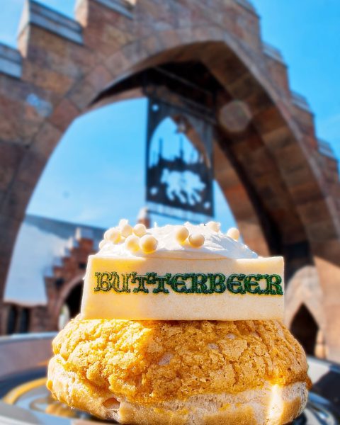 universal-orlando-butterbeer-cream-puff-