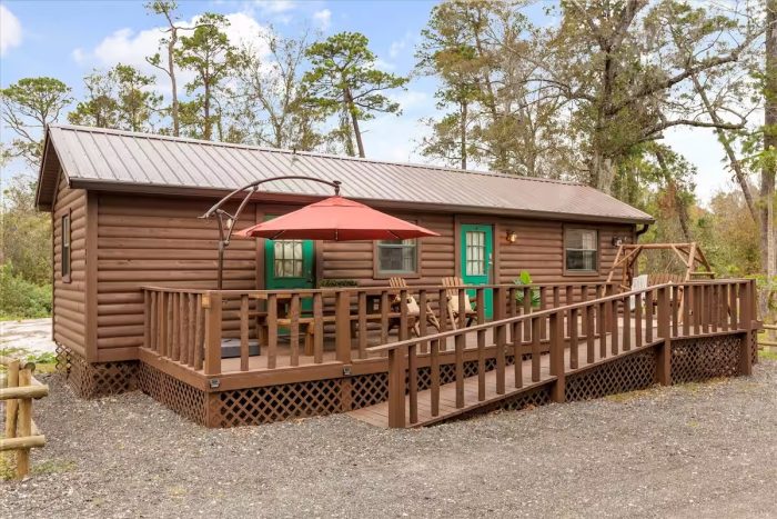 2025-airbnb-fort-wilderness-cabin-davenp